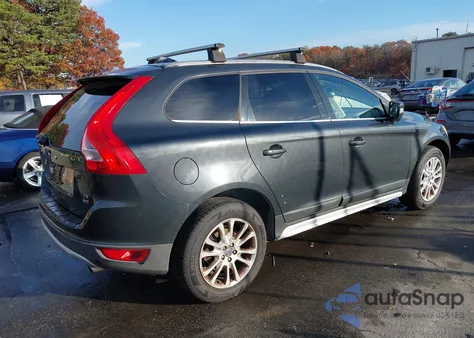 2010 Volvo Xc60 T6/T6 R-Design z USA, uszkodzony, nr VIN YV4992DZ9A2111957